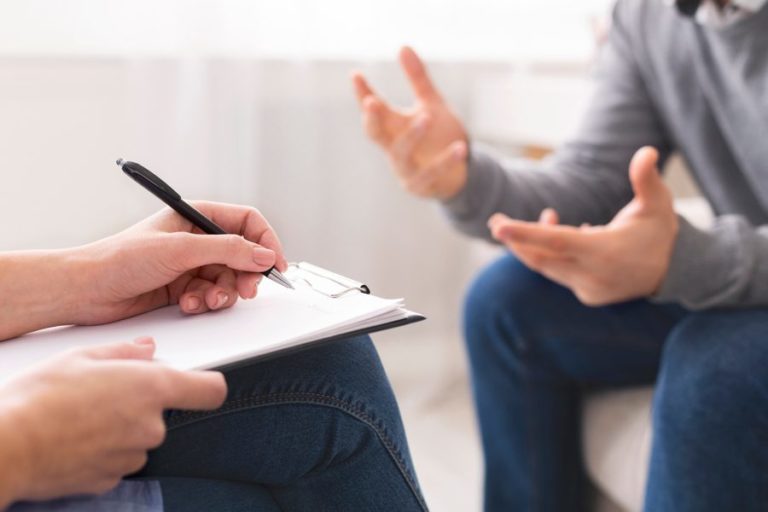 therapist and client discussing their common fears about sobriety