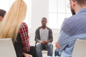 group therapy session for drug rehab arlington heights