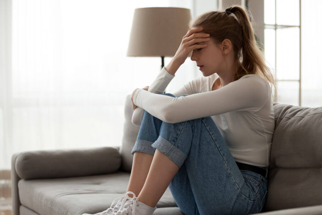 how does social media affect teens mental health