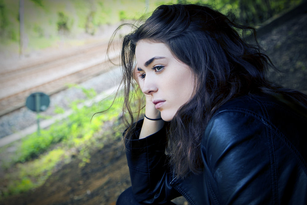 mental-health-treatment-for-depression Woman experiencing emotional distress before seeking mental health treatment